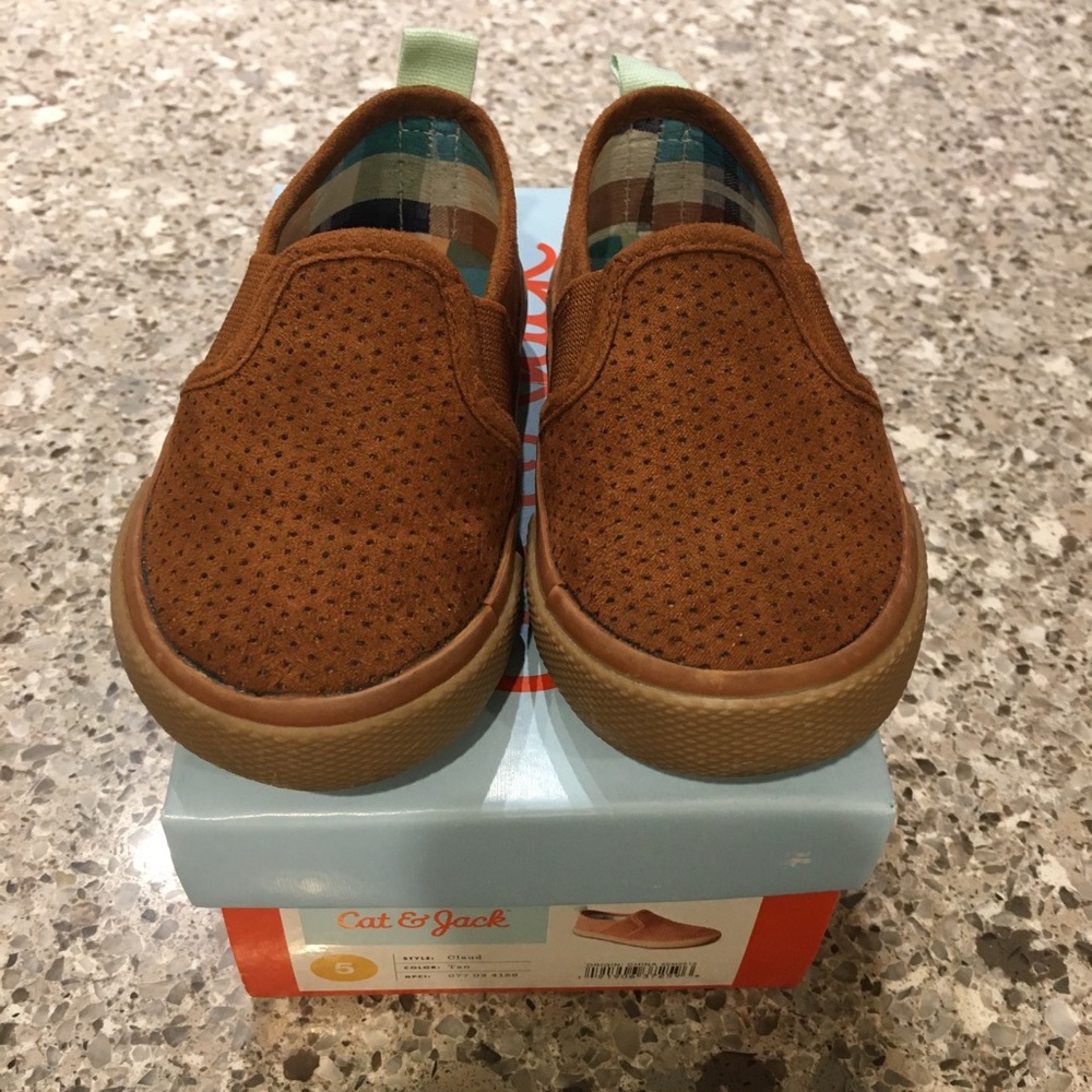 Cat & Jack Toddler Boy Size 5
